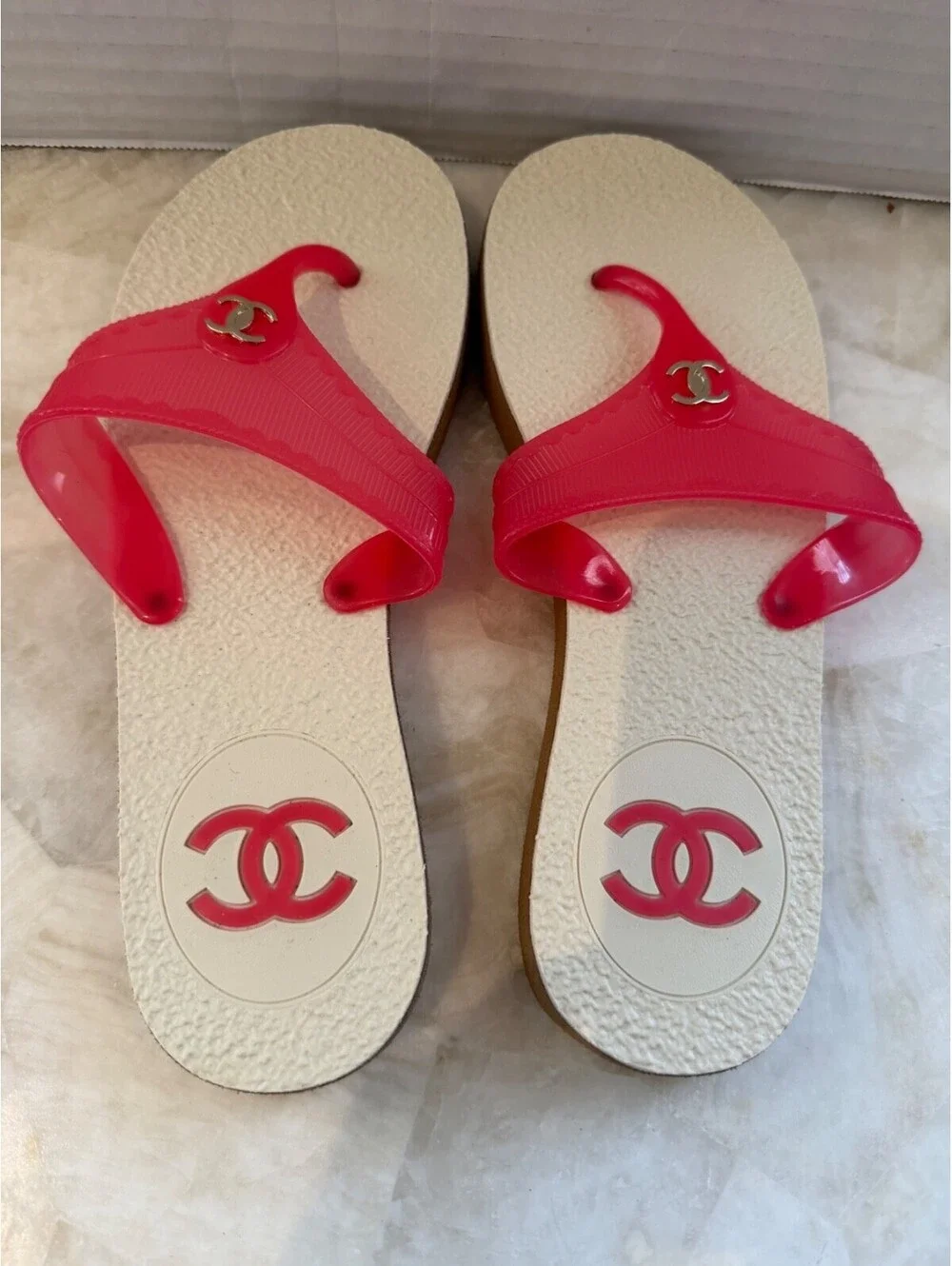 Authentic CHANEL Jelly Thong Sandals - Fuchsia Pink/Cream Size 38 - Pristine/NEW